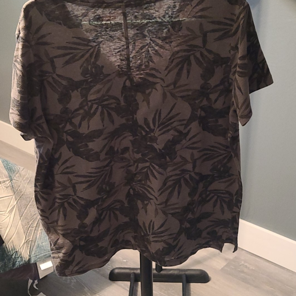 Shirt - Picture 2 of 3